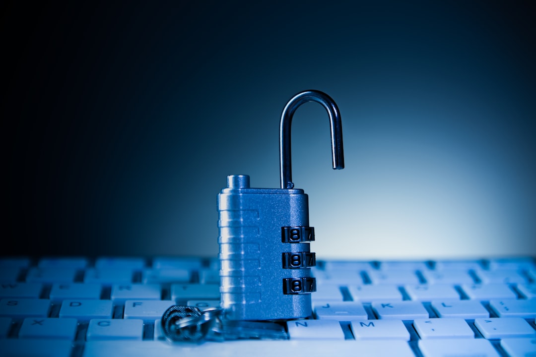 Padlock icon and HTTPS certificate securing website connection